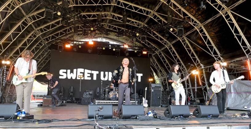 Lakefest 2025,Saturday , Eastnor Castle, Ledbury. UK Sweet Unrest perform Lakefest 2025, Saturday, Eastnor Castle, Ledbury. UK, Credit:Avalon  Copyright: xAvalonx 1028638874