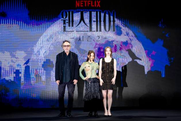 Tim Burton, Jenna Ortega And Emma Myers Promote Netflix™s Wednesday Season 2 In Seoul Director Tim Burton and actors Jenna Ortega and Emma Myers, from left, pose during a press conference and media talk for Season 2 of the Netflix drama Wednesday at the Four Seasons Hotel in Jongno District, Seoul, South Korea, on August 11, 2025. Seoul Seoul South Korea  Copyright: xChrisxJungx originalFilename: jung-timburto250811_npzRx.jpg