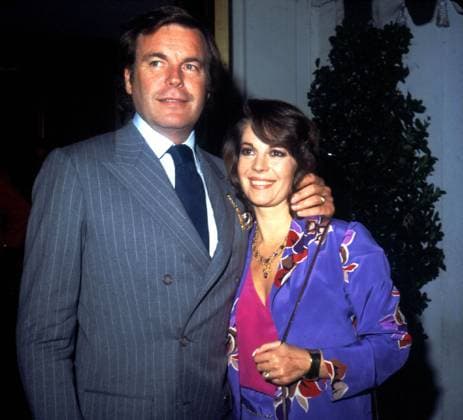 Natalie Wood s 1981 Drowning Death Case Reopened FILE - The LA County Sheriff s Office is reopening its investigation into the death of movie star Natalie Wood, who drowned in 1981 while boating off Catalina Island. Homicide investigators are taking a new look at one of Hollywood s most enduring mysteries after they were contacted by people who claimed they had additional information about the drowning, the sheriff s department said. PICTURED: NATALIE WOOD with ROBERT WAGNER. Copyright: xWaltzer Michelsonx