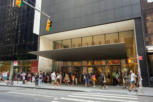 Museum of Modern Art in New York Crowds of culture lovers in front of the Museum of Modern Art in Midtown Manhattan in New York on Saturday, August 9, 2025. (  RichardxB.xLevine