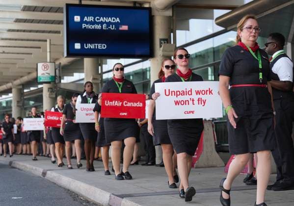 August 11, 2025, Toronto, On, CANADA: Air Canada flight attendants gather for a demonstration in preparation for a possible strike at Pearson International Airport in Toronto, on Monday, Aug. 11, 2025. Toronto CANADA  - ZUMAc35_ 20250811_zaf_c35_009 Copyright: xNathanxDenettex