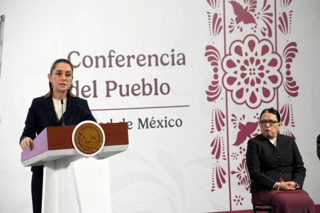 Mexico™s President Claudia Sheinbaum Holds Briefing Mexico™s Minister of the Interior, Rosa Icela Rodriguez is seen next to Mexican President Claudia Sheinbaum Pardo, while, introduces the president of the Presidential Commission for Electoral Reform, Pablo Gomez (not in picture) during a briefing conference, at the National Palace. on August 11, 2025, in Mexico City, Mexico. (Photo by Luis Barron Eyepix Group) Copyright: xLuisxBarronx xEyepixxGroupx LB_11082025_165312