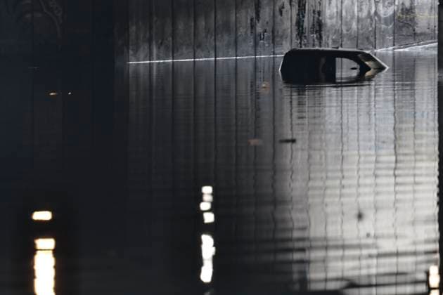 August 11, 2025, Mexico, Cdmx, Mexico: In the Venustiano Carranza region, very close to Mexico City International Airport (AICM), flooding occurred due to recent heavy rains. The vehicles transported to the airport were affected, especially under bridges, where rainwater and sewage from the sewers covered some cars, preventing their owners from getting them out in time. Mexico City sanitation and water workers are working constantly using machinery to remove water from these tunnels and unclog the sewers to remove vehicles that have been totally lost. Mexico Mexico - ZUMAp204 20250811_zip_p204_056 Copyright: xJosuexPerezx
