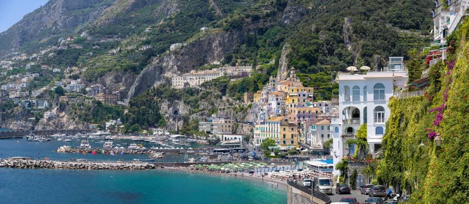 Italy, Amalfi town colorful architecture and Campania Amalfi coast landscapes , UNESCO site Italy, Amalfi town colorful architecture and Campania Amalfi coast landscapes , UNESCO site. Model Released GentleGiantProductions_ID27274_783508_008 Copyright: xx RECORD DATE NOT STATED