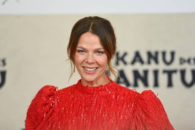Jessica SCHWARZ (Schauspielerin) Einzelbild,angeschnittenes Einzelmotiv,Portraet,Portrait,Porträt Filmpremiere DAS KANU DES MANITU am 12.08.2025 im Mathaeser Kino in Muenchen.