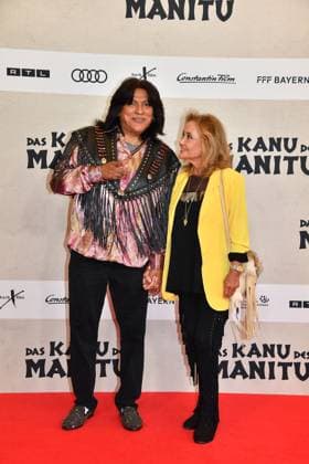 Alan Tafoya und Hella Brice bei der öDas Kanu des Manitu Film Premiere am 12.08.2025 in Muenchen öDas Kanu des Manitu Filmpremiere in Muenchen