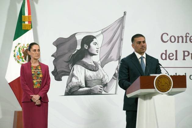 Mexico™s President Claudia Sheinbaum Holds Briefing Mexican President Claudia Sheinbaum Pardo is seen behind while Secretary of Security and Citizen Protection, Omar Garcia Harfuch speak during the security report at a briefing conference at National Palace. on August 12, 2025 in Mexico City, Mexico. Mexico City CDMX Mexico Copyright: xLuisxBarronx