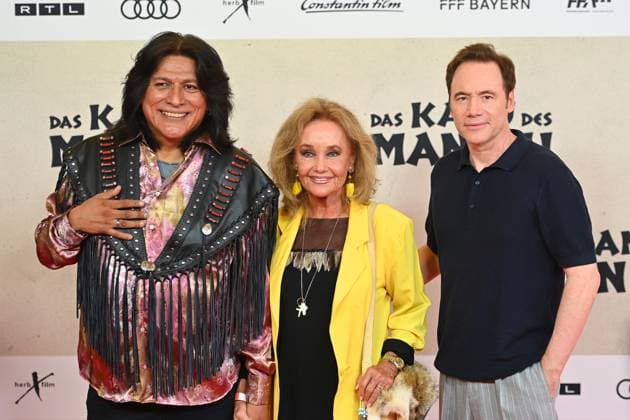 v.li:Alan Tafoya,Hella BRICE, Michael Bully HERBIG (Regisseur,Produzent,Autor), Filmpremiere DAS KANU DES MANITU am 12.08.2025 im Mathaeser Kino in Muenchen.