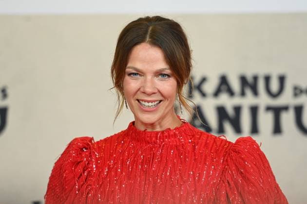 Jessica SCHWARZ (Schauspielerin) Einzelbild,angeschnittenes Einzelmotiv,Portraet,Portrait,Porträt Filmpremiere DAS KANU DES MANITU am 12.08.2025 im Mathaeser Kino in Muenchen.