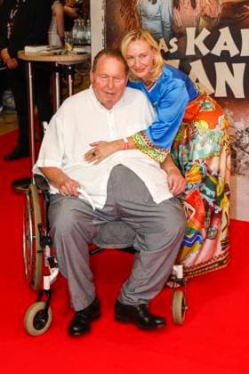 Weltpremiere Das Kanu des Manitu in München München, 12.8.2025 Ottfried Fischer und Ehefrau Simone Brandlmeier bei der Weltpremiere von Das Kanu des Manitu im im Mathäser Filmpalast in München Bayern Copyright: xMatthiasxGränzdörferx