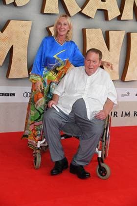 Ottfried Fischer mit Ehefrau Simone Fischer bei der Weltpremiere des Kinofilms DAS KANU DES MANITU im Mathäser Filmpalast in München am 12.08.2025