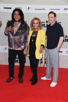 Alan Tafoya, Hella Brice, Michael Bully Herbig bei der Weltpremiere des Kinofilms DAS KANU DES MANITU im Mathäser Filmpalast in München am 12.08.2025
