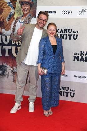 Jan van Weyde mit Ehefrau Jasmin Schwiers bei der Weltpremiere des Kinofilms DAS KANU DES MANITU im Mathäser Filmpalast in München am 12.08.2025