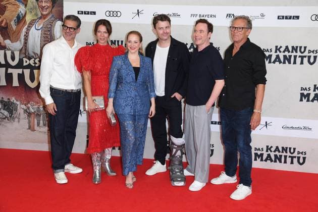 Rick Kavanian, Jessica Schwarz, Jasmin Schwiers, Friedrich Mücke, Michael Bully Herbig, Christian Tramitz bei der Weltpremiere des Kinofilms DAS KANU DES MANITU im Mathäser Filmpalast in München am 12.08.2025