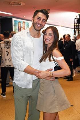 Dennis Gries mit Freundin Katharina Katja Geretschuchin bei der Weltpremiere des Kinofilms DAS KANU DES MANITU im Mathäser Filmpalast in München am 12.08.2025