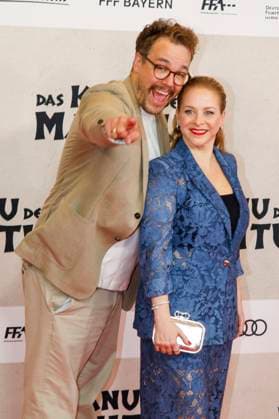 Weltpremiere Das Kanu des Manitu in München München, 12.8.2025 Jan van Weyde mit Ehefrau Jasmin Schwiers bei der Weltpremiere von Das Kanu des Manitu im im Mathäser Filmpalast in München Bayern Copyright: xMatthiasxGränzdörferx