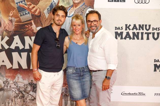 Weltpremiere Das Kanu des Manitu in München München, 12.8.2025 Acun Maral, Franziska Maral und Adnan Mara bei der Weltpremiere von Das Kanu des Manitu im im Mathäser Filmpalast in München Bayern Copyright: xMatthiasxGränzdörferx