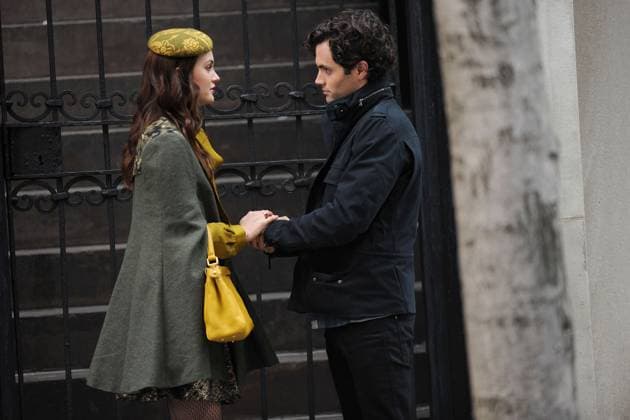 Gossip Girl On Location in NYC Oct. 31, 2011 - New York, New York, USA - . . . . . .October 31, 2011, New York City Leighton Meester and Penn Badgley on the set of the TV show Gossip Girl on October 31, 2011 in New York City Copyright: xSharkpixsx