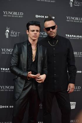 Are You Ready, Boy? UK Premiere at Vue WestEnd, Leicester Square, London, UK. Yungblud and Director Paul Dugdale attends Are You Ready, Boy? UK Premiere, Credit:@thepinkrosephotography Avalon  Copyright: x@thepinkrosephotographyx xAvalonx 1029074349