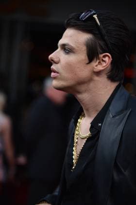 Are You Ready, Boy? UK Premiere at Vue WestEnd, Leicester Square, London, UK. Yungblud attends Are You Ready, Boy? UK Premiere, Credit:@thepinkrosephotography Avalon  Copyright: x@thepinkrosephotographyx xAvalonx 1029074386