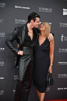 Yungblud Are You Ready, Boy? UK Premiere at Vue WestEnd, Leicester Square, London, UK. Dominic Harrison aka Yungblud and mother Samantha Harrison attends Yungblud Are You Ready, Boy? UK Premiere, Credit:@thepinkrosephotography Avalon  Copyright: x@thepinkrosephotographyx xAvalonx 1029074919