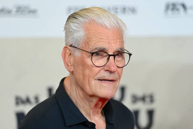Sky DU MONT (Schauspieler), Einzelbild,angeschnittenes Einzelmotiv,Portraet,Portrait,Porträt. Filmpremiere DAS KANU DES MANITU am 12.08.2025 im Mathaeser Kino in Muenchen.