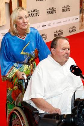 Ottfried Fischer mit Ehefrau Simone bei der Premiere des Kinofilms Das Kanu des Manitu im Mathäser Filmpalast. München, 12.08.2025