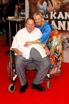 Ottfried Fischer mit Ehefrau Simone bei der Premiere des Kinofilms Das Kanu des Manitu im Mathäser Filmpalast. München, 12.08.2025