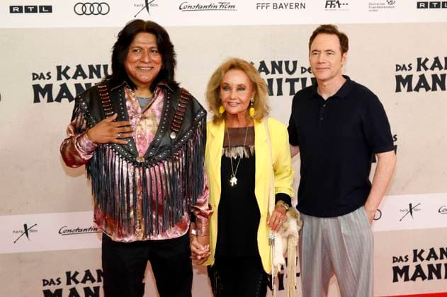 Alan Tafoya, Hella Brice und Michael Bully Herbig bei der Premiere des Kinofilms Das Kanu des Manitu im Mathäser Filmpalast. München, 12.08.2025
