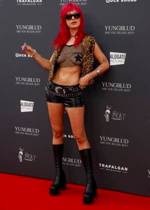 YUNGBLUD. Are You Ready, Boy? Premiere at the Vue in Leicester Square, London - 12 Aug 2025 Amy Valentine attends the YUNGBLUD. Are You Ready, Boy? Premiere at the Vue in Leicester Square. London United Kingdom Copyright: xCatxMorleyx xSOPAxImagesx Cat Morley_YUNGBLUD. Are You Ready, Boy_ Premiere_Amy Valentine_21446