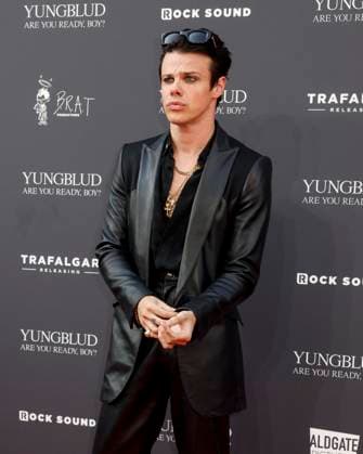 YUNGBLUD. Are You Ready, Boy? Premiere at the Vue in Leicester Square, London - 12 Aug 2025 YUNGBLUD aka Dominic Richard Harrison attends the YUNGBLUD. Are You Ready, Boy? Premiere at the Vue in Leicester Square. London United Kingdom Copyright: xCatxMorleyx xSOPAxImagesx Cat Morley_YUNGBLUD. Are You Ready, Boy_ Premiere_YUNGBLUD aka Dominic Richard Harrison_21442