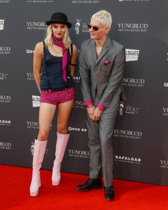 The Yungblud. Are You Ready, Boy? UK Premiere held at Vue Leicester Square in London - 12 Aug 2025 Mathew Cartlidge and Issey Cartlidge from The Molotovs attend the Yungblud. Are You Ready, Boy? UK Premiere held at the Vue Leicester Square, London. London United Kingdom Copyright: xMarioxMitsisx xSOPAxImagesx MarioMitsis_Yungblud_Mathew Cartlidge, Issey Cartlidge from The Molotovs-371929