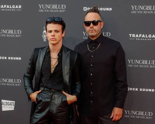 The Yungblud. Are You Ready, Boy? UK Premiere held at Vue Leicester Square in London - 12 Aug 2025 Dominic Harrison AKA Yungblud and Paul Dugdale attend the Yungblud. Are You Ready, Boy? UK Premiere held at the Vue Leicester Square, London. London United Kingdom Copyright: xMarioxMitsisx xSOPAxImagesx MarioMitsis_Yungblud_Dominic Harrison AKA Yungblud and Paul Dugdale-371962