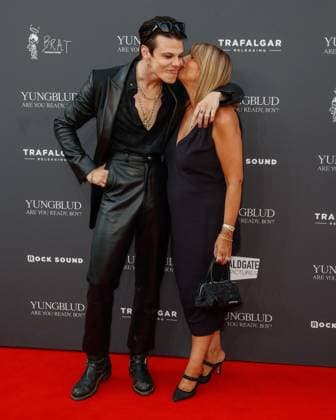 The Yungblud. Are You Ready, Boy? UK Premiere held at Vue Leicester Square in London - 12 Aug 2025 Dominic Harrison AKA Yungblud and Samantha Harrison attend the Yungblud. Are You Ready, Boy? UK Premiere held at the Vue Leicester Square, London. London United Kingdom Copyright: xMarioxMitsisx xSOPAxImagesx MarioMitsis_Yungblud_Samantha Harrison, Dominic Harrison AKA Yungblud-371957