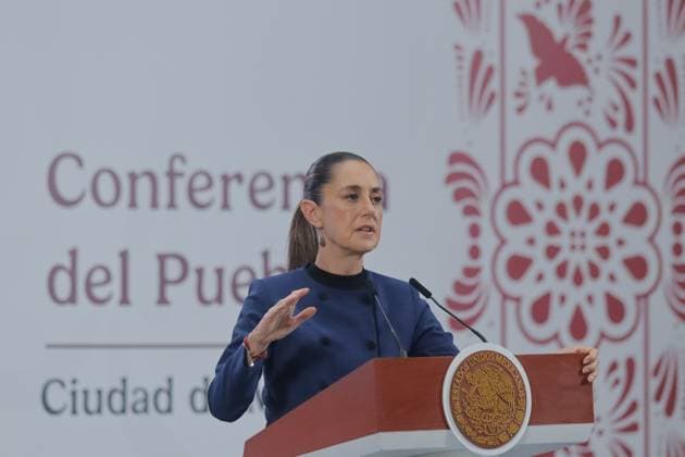 Mexico™s President Claudia Sheinbaum Holds Briefing Mexico s President Claudia Sheinbaum, speaks during a news conference, about the progress made in Kutsari semiconductor projects and the Olinia electric cars at National Palace. on August 13, 2025 in Mexico City, Mexico. Mexico City CDMX Mexico Copyright: xCarlosxSantiagox