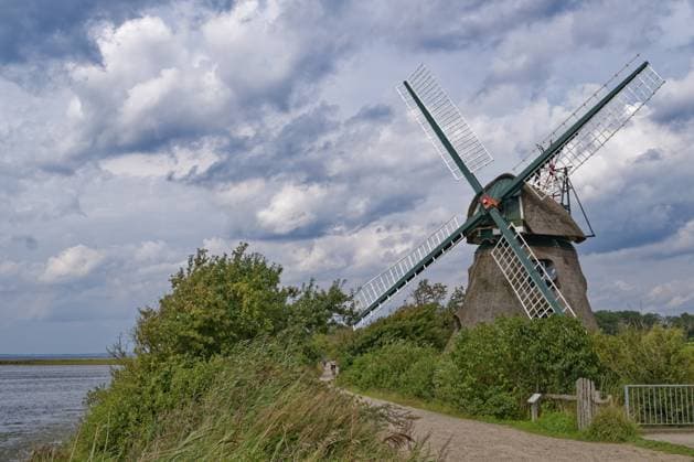 Die Mühle Charlotte, eine Holländer Windmühle, auf der Geltinger Birk. Gelting, Schleswig-Holstein, Deutschland The Charlotte mill, a Dutch windmill, on the Geltinger Birk. Gelting, Schleswig-Holstein, Germany Copyright: imageBROKER MarkusxBeck iblmbk14622739.jpg