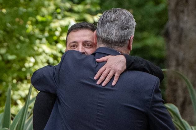August 14, 2025, London, England, United Kingdom: Ukrainian President VOLODYMYR ZELENSKYY departs 10 Downing Street in London after talks with UK Prime Minister Keir Starmer, who walks with him to his car. London United Kingdom - ZUMAk172 20250814_zip_k172_055 Copyright: xThomasxKrychx