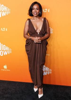 Los Angeles Special Screening Of Apple Original Films And A24 s Highest 2 Lowest American actress Karen Pittman wearing Edeline Lee FW25 RTW arrives at the Los Angeles Special Screening Of Apple Original Films And A24 s Highest 2 Lowest held at the Ted Mann Theater at the Academy Museum of Motion Pictures in Miracle Mile, Los Angeles, California, United States. Ted Mann Theater at the Academy Museum of Motion Pictures, Miracle Mile, Los Angeles, California, USA California United States  Copyright: xImagexPressxAgencyx originalFilename: collin-losangel250814_npbJJ.jpg