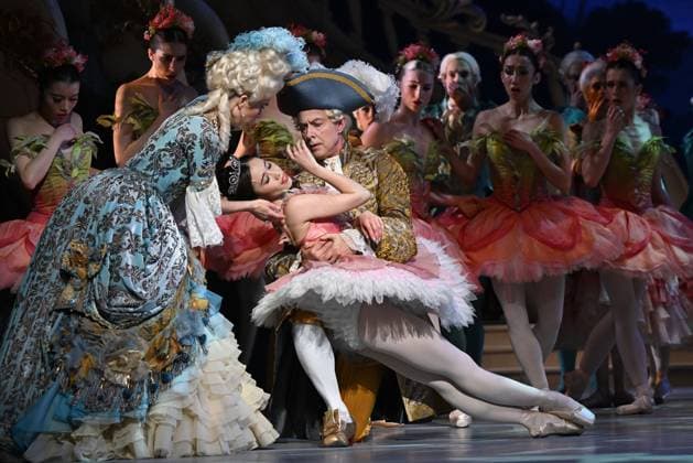 Entertainment Bilder des Tages THE AUSTRALIAN BALLET THE SLEEPING BEAUTY, Dana Stephensen (left) as the Queen, Ako Kondo (centre) as Princess Aurora and Matthew Lawrence (right) as the King are seen performing during a preview of the Australian Ballet™s Sleeping Beauty at the Lyric Theatre, in Brisbane, Friday, August 15, 2025. ( NO ARCHIVING BRISBANE QUEENSLAND AUSTRALIA  Copyright: xDARRENxENGLANDx 20250815143785656165