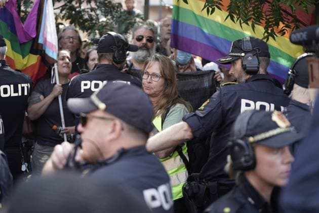 News Bilder des Tages Norwegen, Besuch von AfD Politikerin Lena Kotre in Oslo, Proteste AfD-politiker pa befaring i Oslo Oslo 20250815. Delstatsrepresentant Lena KotrÃ fra tyske Alternative für Deutschland (AfD) far omvisning pa Gronland i Oslo av Norgesdemokratenes partileder Geir Ugland Jacobsen Foto: Thomas Fure NTB Oslo Norge mQIVp_T6SaQ EDITORIAL USE ONLY Ref:_POLmQIVp_T6SaQ.jpg *** AfD politician on tour in Oslo Oslo 20250815 State representative Lena KotrÃ from the German Alternative für Deutschland AfD gets a guided tour of Gronland in Oslo by Geir Ugland Jacobsen, leader of the Norwegian Democrats Photo Thomas Fure NTB Oslo Norway mQIVp T6SaQ EDITORIAL USE ONLY Ref POLmQIVp T6SaQ jpg  Copyright: xThomasxFurex xNTBx