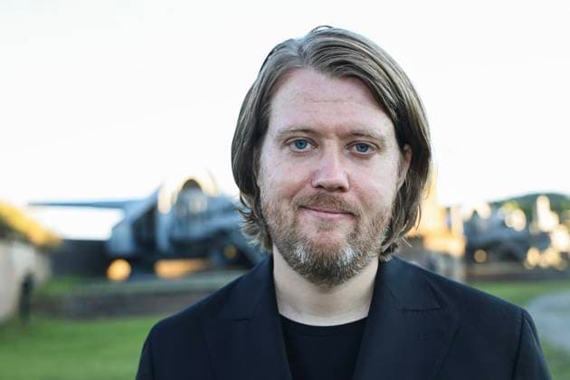 Forpremiere av filmen Blücher Oscarsborg 20250815. Regissor Daniel Fahre er invitert til utendors filmvisning av den nye norske storfilmen Blücher pa Oscarsborg festning. Foto: Geir Olsen NTB Oscarsborg Norge UNX6CHHDCw0 EDITORIAL USE ONLY Ref:_ENTUNX6CHHDCw0.jpg Copyright: xGeirxOlsenx xNTBx