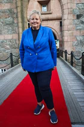 Forpremiere av filmen Blücher Oscarsborg 20250815. Hoyres leder Erna Solberg er invitert til utendors filmvisning av den nye norske storfilmen Blücher pa Oscarsborg festning. Foto: Geir Olsen NTB Oscarsborg Norge 8qvlre3N00k EDITORIAL USE ONLY Ref:_ENT8qvlre3N00k.jpg Copyright: xGeirxOlsenx xNTBx