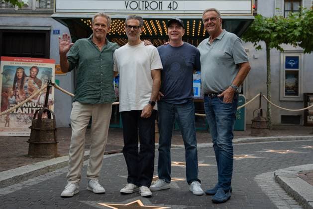 Das Kanu des Manitu, Premiere im Europa-Park Rust Kinopremiere, Das Kanu des Manitou, Michael Bully Herbig, Rick Kavanian, Christian Tramitz, Filmpremiere, Europa-Park, Voltron 4D, roter Teppich, Filmstart, Komödie, Westernparodie, Bullyparade, Schauspieler, Regisseur, Drehbuchautor, Presseevent, Sommerferien, Tourismus, Freizeitpark, Unterhaltung, Besucher, Medienereignis, Kinostart August 2025, deutsche Filmkomödie, Starauftritt, Fototermin, Rick Kavanian, Michael Herbig, Christian Tramitz Rust Europa Park Baden-Württemberg Deutschland Copyright: xFINLEYxMÖRCHx