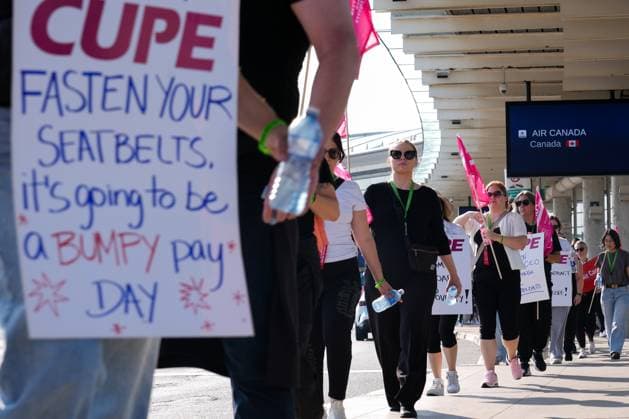 Air Canada flight attendants begin strike TORONTO, CANADA - AUGUST 16 : Air Canada flight attendants and supporters picket outside Toronto Pearson International Airport on August 16, 2025 in Toronto, Ontario, Canada. Strike action by CUPE, the union representing 10,000 flight attendants at Air Canada and Air Canada Rouge, began Saturday. A full shutdown of the airline, the largest in Canada, could affect roughly 130,000 travelers each day. Mert Alper Dervis Anadolu Ontario Canada. Editorial use only. Please get in touch for any other usage. Copyright: x2025xAnadoluxMertxAlperxDervisx