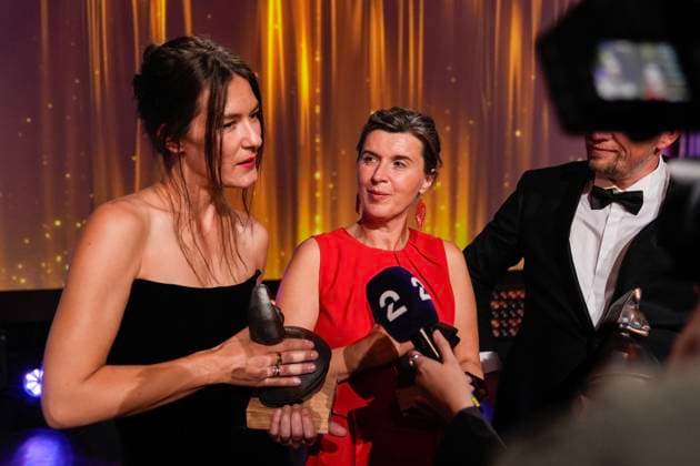 Amandaprisen 2025 Haugesund 20250816. Helga Guren (beste skuespiller i en hovedrolle) og Lilja Ingolfsdottir (beste norske film, beste manus og beste regi) under Amandaprisutdelingen i Festiviteten i Haugesund. Foto: Jan Kare Ness NTB Haugesund Norge 4cR3UL_zySU EDITORIAL USE ONLY Ref:_ENT4cR3UL_zySU.jpg Copyright: xJanxKarexNessx xNTBx