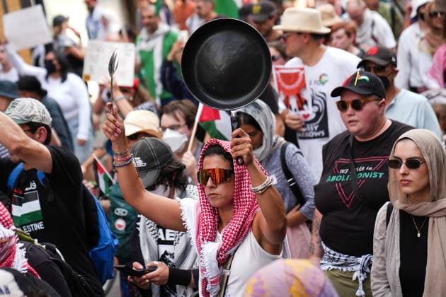 Pro-Palestinian protest in Toronto TORONTO, CANADA - AUGUST 16 : Hundreds of people march in downtown Toronto to protest the killing of journalists in Palestine by Israeli forces and to call for an end to the starvation in Gaza on August 16, 2025 in Ontario, Canada. Mert Alper Dervis Anadolu Ontario Canada. Editorial use only. Please get in touch for any other usage.  Copyright: x2025xAnadoluxMertxAlperxDervisx
