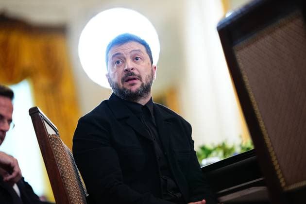 August 18, 2025, Washington, District Of Columbia, USA: President VOLODYMYR ZELENSKYY of Ukraine participates in a Multilateral Meeting with European Leaders in the East Room of the White House. Washington USA - ZUMAs152 20250818_faa_s152_071 Copyright: xAaronxSchwartzx-xPoolxviaxCNPx