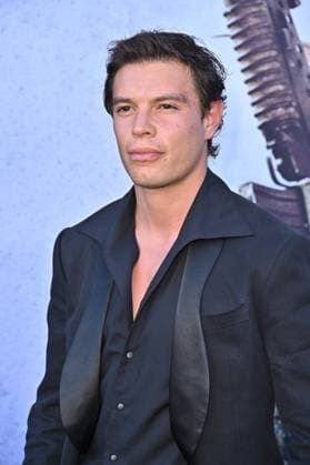 USA - Primative War Premiere - Los Angeles LOS ANGELES - AUG 18: Carlos Sanson Jr at Primative War Premiere at the Hollywood American Legion on August 18, 2025 in Los Angeles, CA Los Angeles CA USA  Copyright: xHPAx xHutchinsxPhotox