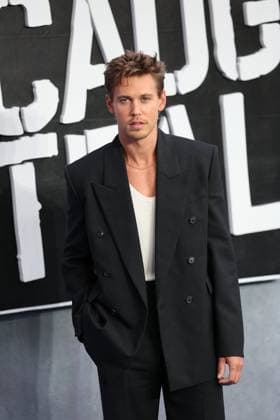 . 19 08 2025. London, United Kingdom. Zoe Kravitz Austin Butler arriving at the Caught Stealing premiere in London.  xStephenxLockx xi-Imagesx IIM-26160-0005