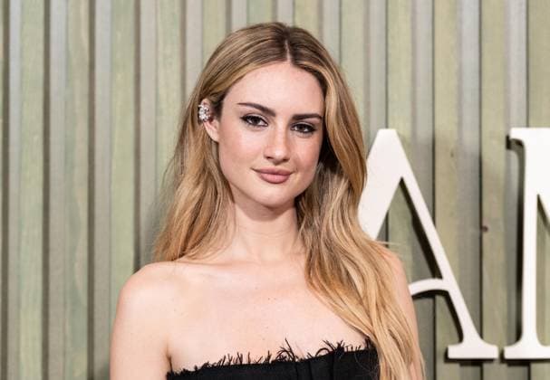 August 19, 2025, Bronx, New York, USA: Grace Van Patten wearing dress by Prada attends premiere by HULU of The twisted tail of Amanda Knox at Historical Society in New York, NY on August 19, 2025 Bronx USA - ZUMAr339 20250819_znp_r339_006 Copyright: xLevxRadinx
